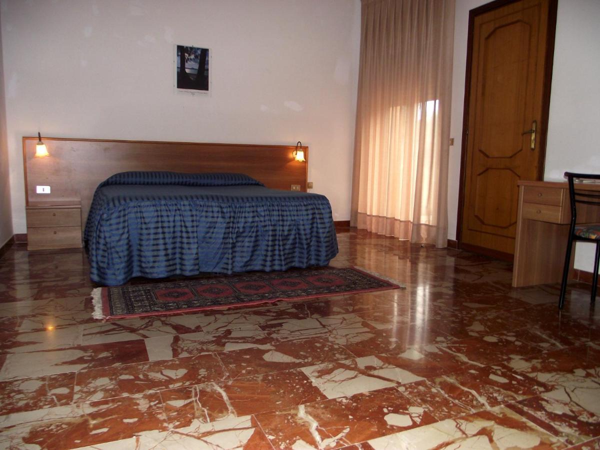 Hotel Ristorante Mosaici Piazza Armerina Pokoj fotografie